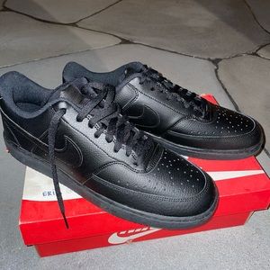 NEW Nike black shoes